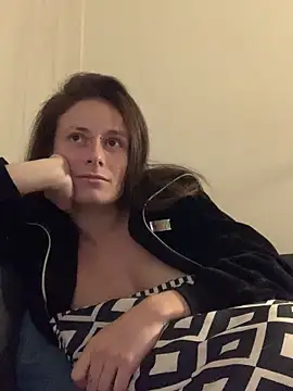 Snapshot of GoldenPussy1329 chatting on November 18, 2025, 9:07 pm GoldenPussy1329 online show from November 18, 2025, 9:07 pm