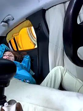 Snapshot of GoldenPussy1329 chatting on October 12, 2025, 8:05 am GoldenPussy1329 online show from October 12, 2025, 8:05 am