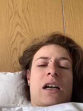 GoldenPussy1329 online show from February 26, 2026, 2:28 pm