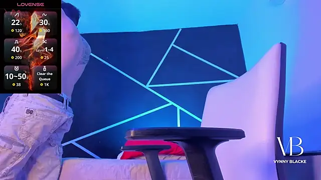 VynnyBlacke  online show from December 16, 2025, 8:46 pm