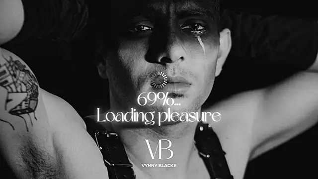 VynnyBlacke  online show from November 28, 2025, 10:43 pm