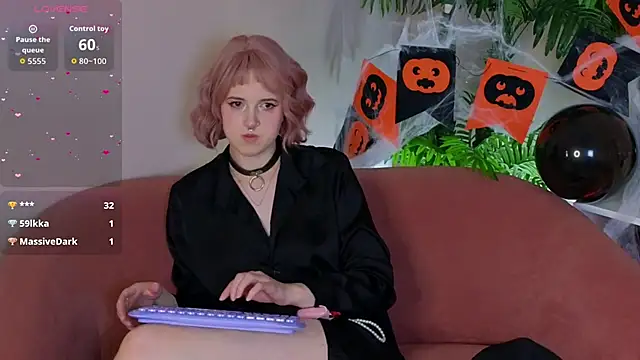 luna son online show from October 20, 2025, 3:41 am