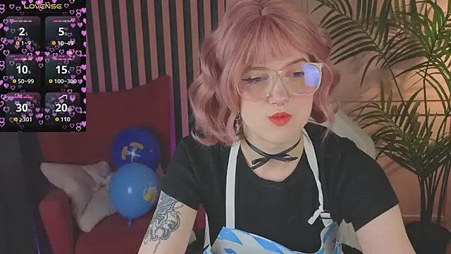 luna son online show from September 27, 2025, 9:54 pm