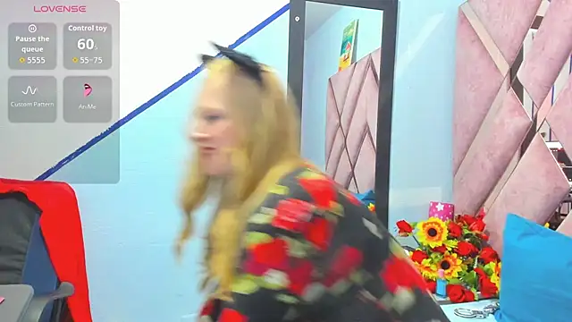 Snapshot of AliceCat_01 chatting on October 14, 2025, 11:58 pm AliceCat 01 online show from October 14, 2025, 11:58 pm