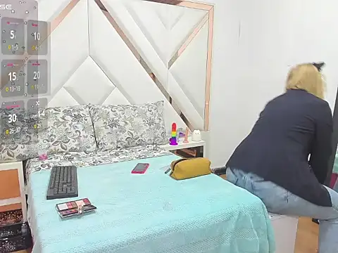 AliceCat 01 online show from December 14, 2025, 2:07 am