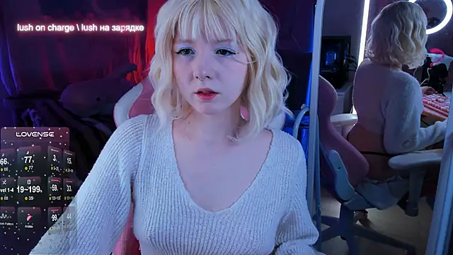 dollforrose online show from October 9, 2025, 2:06 pm