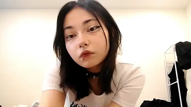 Beeping Creature online show from October 12, 2025, 9:21 am