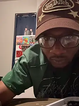 Brooklynboi478 online show from April 25, 2026, 6:49 am