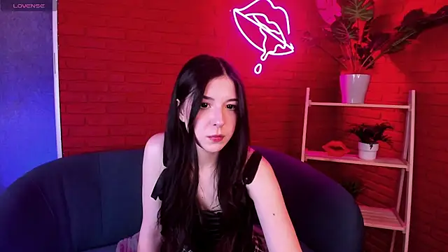 Snapshot of Azaliya_Haze chatting on October 2, 2025, 3:26 pm Azaliya Haze online show from October 2, 2025, 3:26 pm
