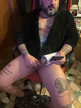 Snapshot of marcotatuatooo chatting on January 5, 2026, 11:41 pm marcotatuatooo online show from January 5, 2026, 11:41 pm