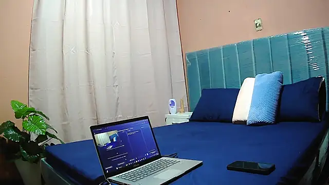 MissAsly online show from October 16, 2025, 2:03 pm