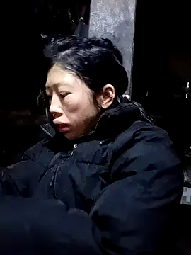 Snapshot of Khanhu_xx chatting on February 6, 2026, 12:17 am Khanhu xx online show from February 6, 2026, 12:17 am