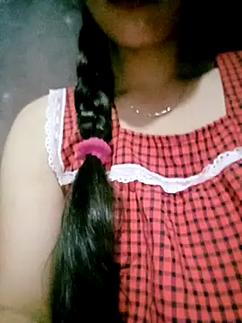 Snapshot of Tuelam_xx chatting on October 2, 2025, 8:23 pm Tuelam xx online show from October 2, 2025, 8:23 pm