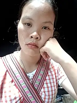 Snapshot of Tuelam_xx chatting on October 5, 2025, 3:19 am Tuelam xx online show from October 5, 2025, 3:19 am