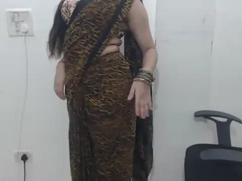 Snapshot of your_lena chatting on November 17, 2025, 5:17 pm your lena online show from November 17, 2025, 5:17 pm