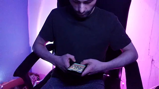 highinhtxx online show from March 20, 2026, 3:40 am