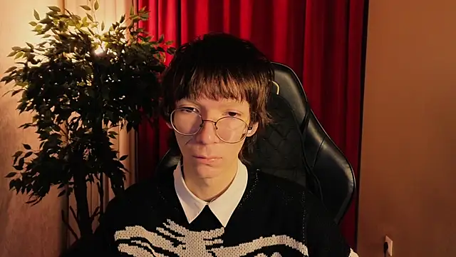 TommieHi online show from November 16, 2025, 5:34 am