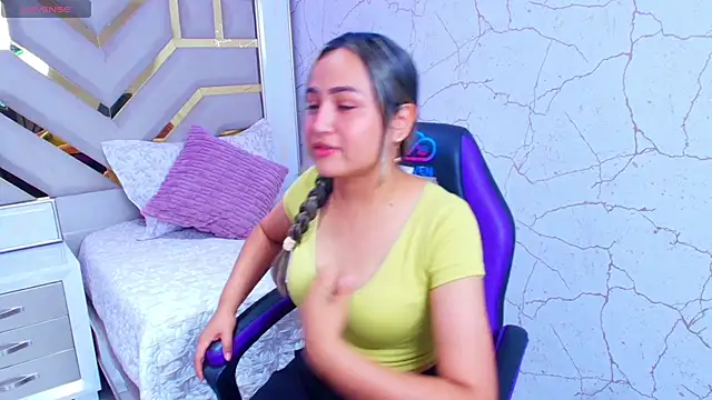 Snapshot of lila_cute1 chatting on October 29, 2025, 1:10 pm lila cute1 online show from October 29, 2025, 1:10 pm