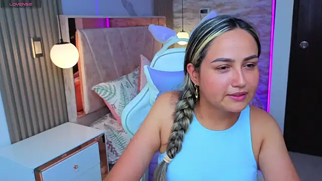 Snapshot of lila_cute1 chatting on November 4, 2025, 6:55 pm lila cute1 online show from November 4, 2025, 6:55 pm