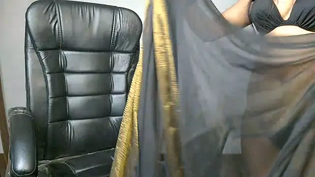 mooonlightbaby online show from March 28, 2026, 3:35 pm