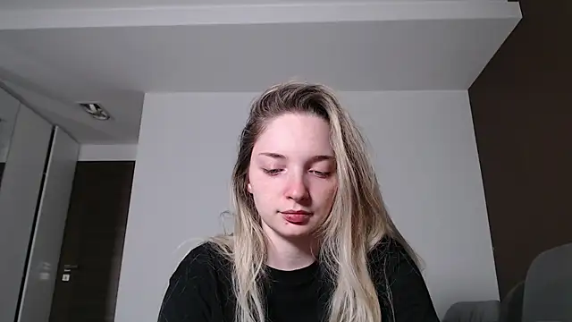 jessicahbelle online show from June 18, 2026, 11:43 pm