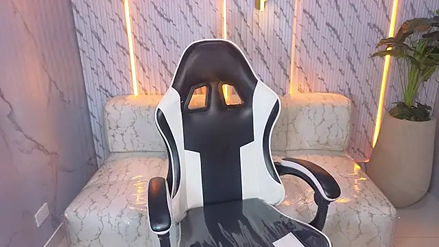 Snapshot of Terry_tx chatting on November 10, 2025, 12:54 pm Terry tx online show from November 10, 2025, 12:54 pm