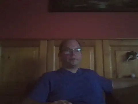Snapshot of Rado2812 chatting on September 30, 2025, 3:29 pm Rado2812 online show from September 30, 2025, 3:29 pm