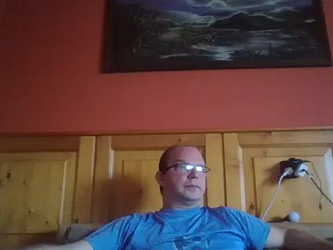 Snapshot of Rado2812 chatting on October 5, 2025, 7:54 am Rado2812 online show from October 5, 2025, 7:54 am