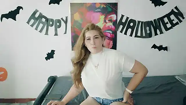 Aisha-Smith69 online show from October 22, 2025, 9:46 pm