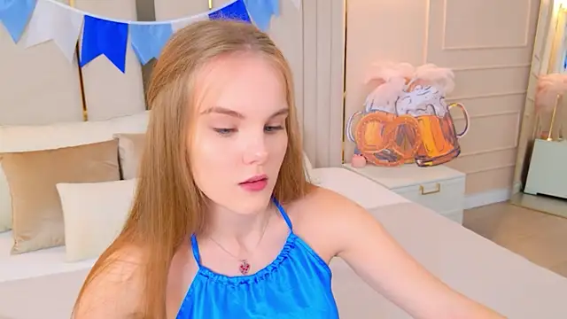 Lili Lohan online show from October 5, 2025, 5:03 pm