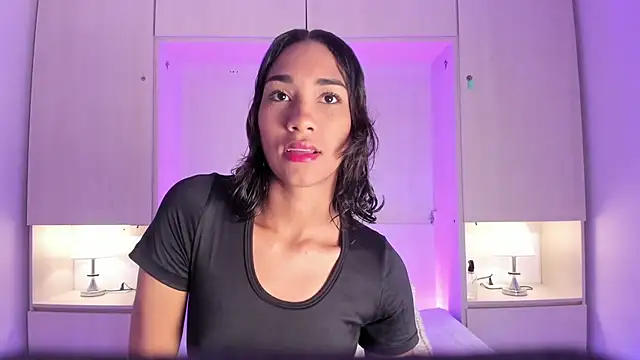 AnahiCollins online show from April 20, 2026, 11:24 am