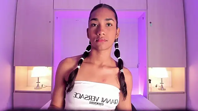 AnahiCollins online show from March 8, 2026, 12:08 pm