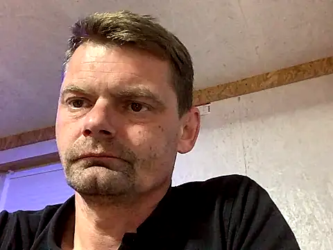 Olav81 online show from September 28, 2025, 6:26 pm