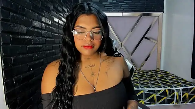 ParisBustamanterx online show from October 8, 2025, 2:35 am