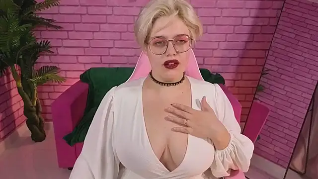 DominiqueSweetie online show from October 8, 2025, 9:22 am