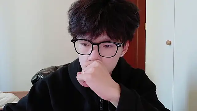 hangzi-0011 online show from December 5, 2025, 7:40 am