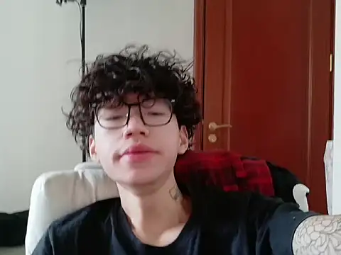 Snapshot of hangzi-0011 chatting on September 30, 2025, 7:36 am hangzi-0011 online show from September 30, 2025, 7:36 am