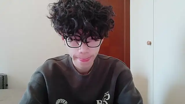 hangzi-0011 online show from October 12, 2025, 8:05 am