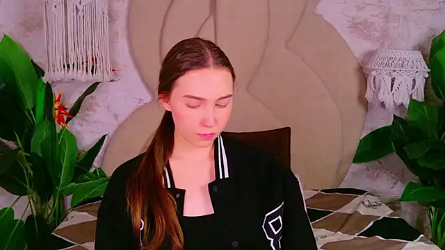 OliviaLay online show from January 7, 2026, 2:00 pm