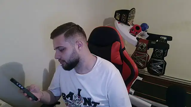 KingAdonisss online show from November 4, 2025, 3:27 pm