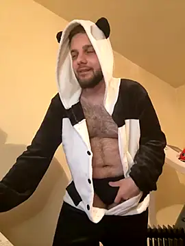 KingAdonisss online show from October 31, 2025, 2:02 pm