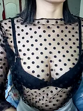 BiCute688 online show from November 5, 2025, 4:21 pm