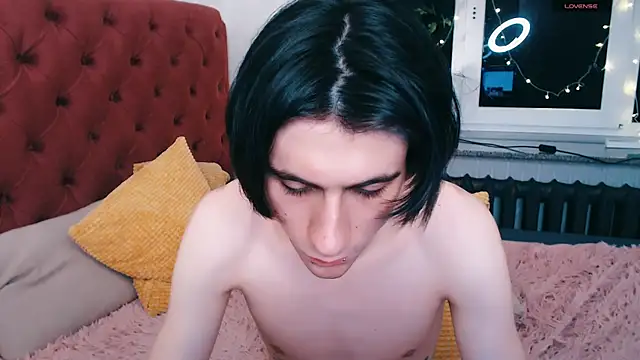 Ellis Rin online show from November 24, 2025, 7:03 pm