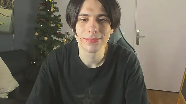 Ellis Rin online show from December 2, 2025, 9:38 pm