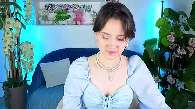 Snapshot of EvaSwen chatting on October 23, 2025, 9:24 pm EvaSwen online show from October 23, 2025, 9:24 pm