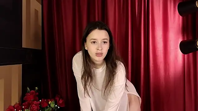 Snapshot of EvaSwen chatting on November 18, 2025, 10:13 pm EvaSwen online show from November 18, 2025, 10:13 pm