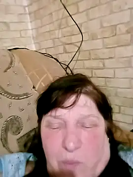 Apeesynka55211 online show from February 17, 2026, 9:12 pm