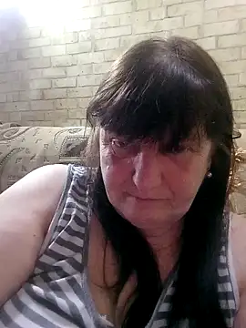 Apeesynka55211 online show from April 15, 2026, 7:58 pm