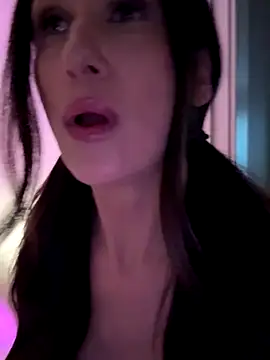 xxxEffyxxx online show from October 4, 2025, 9:49 pm