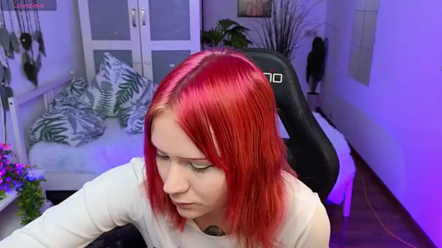 kitten murray  online show from October 5, 2025, 5:31 am